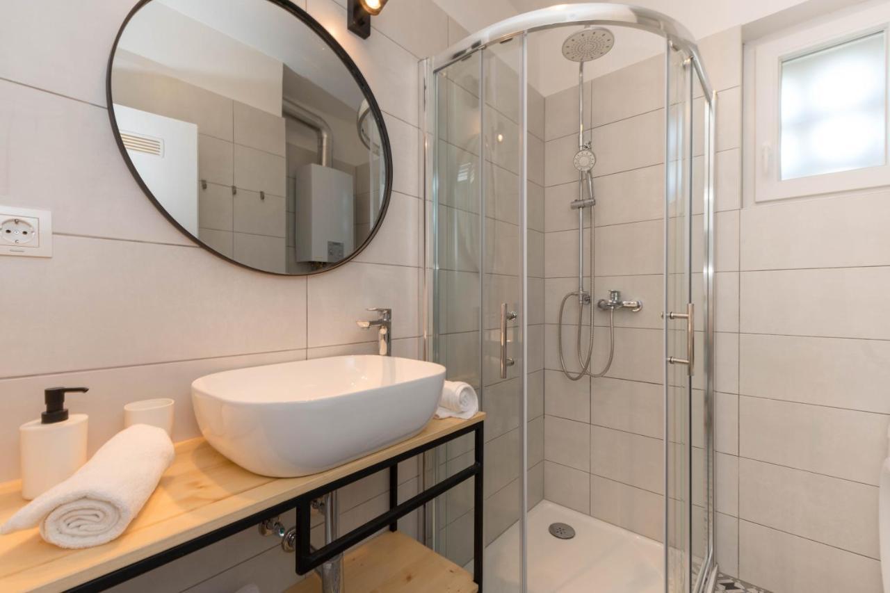 Nona Mileva Apartment Pula Eksteriør billede